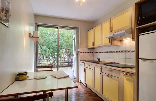 Musicians Quarter Apartment | Discover N&J - MARIN DEBUSSY in the Heart of the City