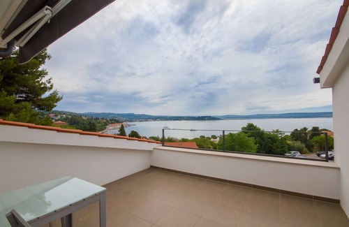 Portoroz Apartment | Oceanfront N&N Apartments & Rooms - Guest Rated 10/10