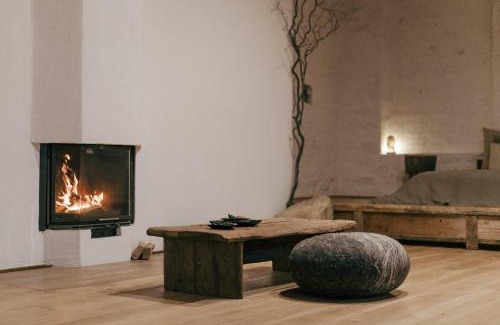 Kamenets-Podol'skiy Apartment | Experience n o c t u r n e: Pet Friendly & Guest Rated 10/10