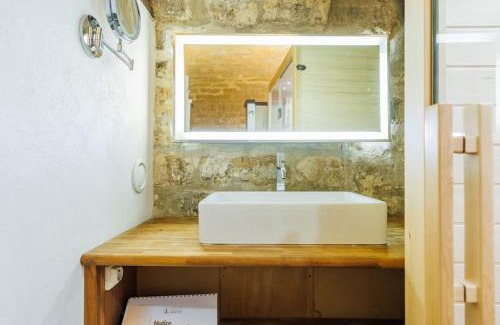 Batignolles Apartment | Relaxing Apartment with Sauna in Paris' 17th Arrondissement