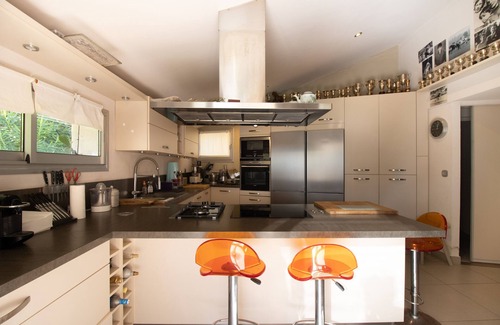 Santa Giulia Villa | n2 471/5 000nVilla A Cala d Oro with private beach, garden with sea view, Wi-Fi and AC