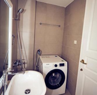 Little Japan Apartment | Outstanding N3 Opera Residence with Wheelchair Access