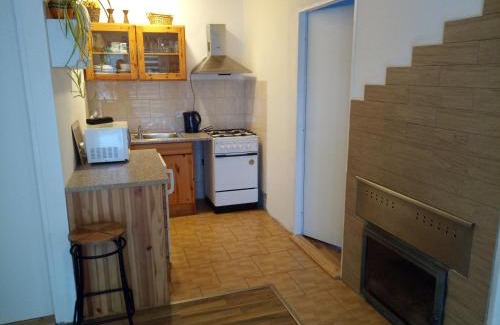 Cheb House | Budget-Friendly Stay at Na Červené louce 3 with Great Amenities