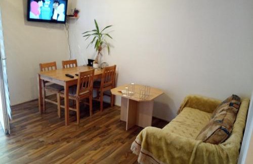 Cheb House | Budget-Friendly Stay at Na Červené louce 3 with Great Amenities