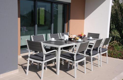 Salir do Porto Apartment | Na Baía: 4-Star Oceanfront Haven with Pool & Hot Tub