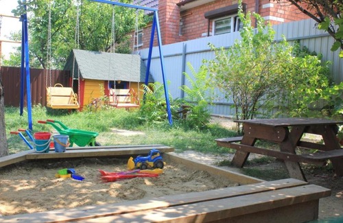 Dolzhanskaya House | Top-Rated Na Dolzhanskoy Guest House with Breakfast & Pet Friendly