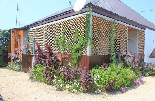 Dolzhanskaya House | Top-Rated Na Dolzhanskoy Guest House with Breakfast & Pet Friendly