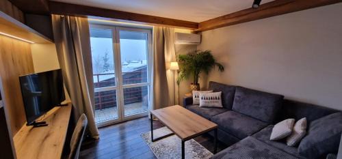 Zurawica Apartment | Discover Na Górke: Family-Friendly Retreat with Dining