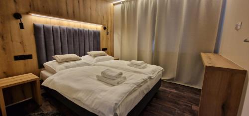 Zurawica Apartment | Discover Na Górke: Family-Friendly Retreat with Dining