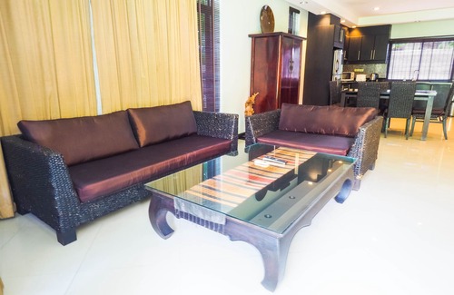 Na Chom Thian Resort | Spacious Na Jomtien 20 Bedroom Resort Near the Beach