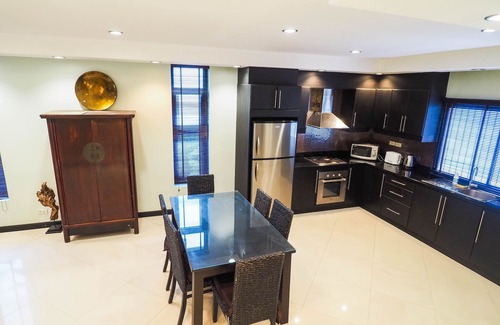 Na Chom Thian Resort | Spacious Na Jomtien 20 Bedroom Resort Near the Beach