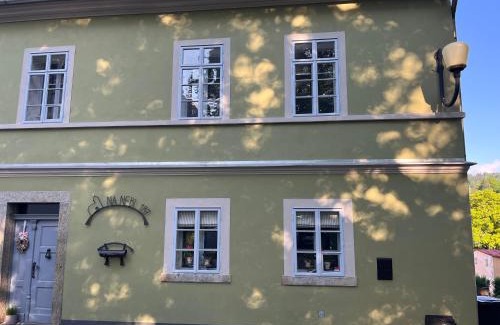 Becov nad Teplou Apartment | Family-Friendly Retreat at Na Nebi 187 - Book Your Stay!