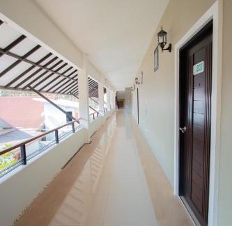 Thong Chai Hotel | Discover Na Nicha Bankrut Resort: Oceanfront Family Getaway
