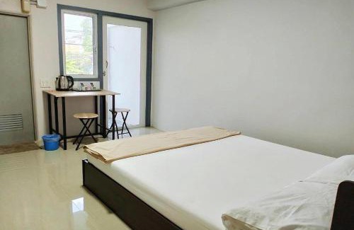 Khlong Kluea Hotel | Budget-Friendly OYO 75458 Na Nont Apartment with Breakfast