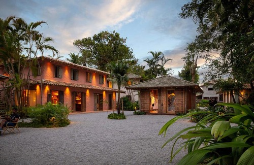 Trancoso Hotel | Discover Na Praça Hotel: Oceanfront Bliss with Spa & Pool