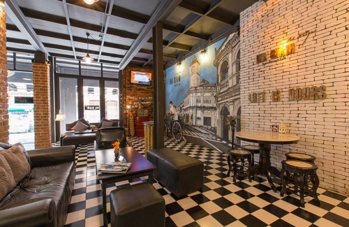 Old Phuket Town Hotel | Budget-Friendly Na Siam Guesthouse with Breakfast & Kitchen