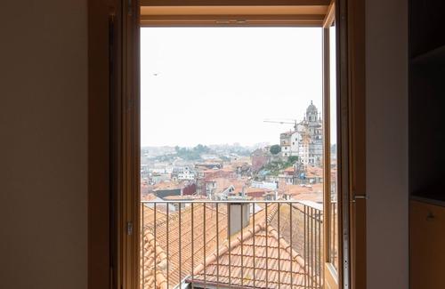 Centro / Baixa House | Na Travessa Suítes: Oceanfront Bliss with 10/10 Review Score