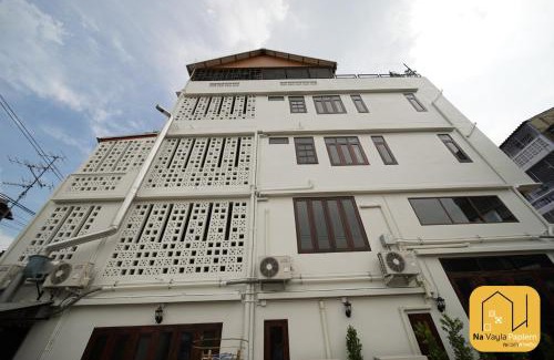 Bangkok Noi Bed & Breakfast | Child-Friendly Retreat at Na Vayla PaPlern - Rated 9.5/10