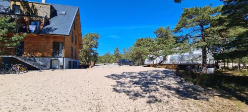 Hel Apartment | Na Wydmach: Tranquil Retreat Surrounded by Nature