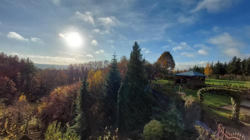 Polchowo House | Discover Na Wzgórzu: Family-Friendly Stay with Pool