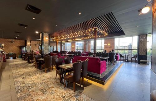 Nahan Hotel | Naayra