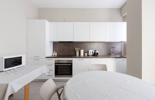 Navigli Apartment | NABA Elegant & Spacious Apt with 3 Balconies