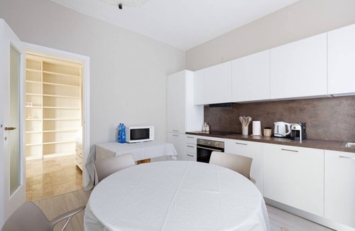 Navigli Apartment | NABA Elegant & Spacious Apt with 3 Balconies