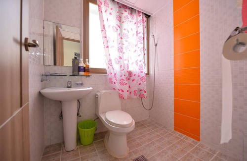 Yeosu Hotel | Budget-Friendly Nabijam Motel with Family Amenities