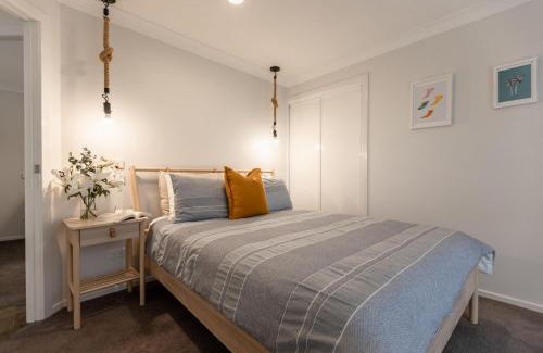 Yamba House | Family-Friendly Getaway at Nabilla Court with Kitchen Access