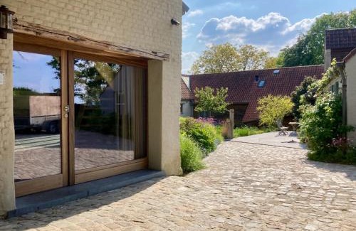 Kluisbergen House | Experience Nachtegael Poorthuis: A Bright Loft Retreat