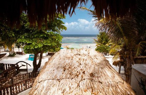 Mahahual Hotel | Beautiful Nacional Beach Club & Bungalows with Ocean Views