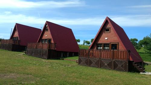 Czaplinek Cabin | Discover Nad Drawskim: Oceanfront Escapes for Families