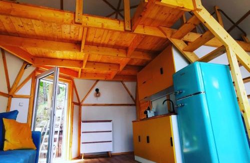 Serock Apartment | Pet-Friendly Glamping at Nad Narvią with Hot Tub Access