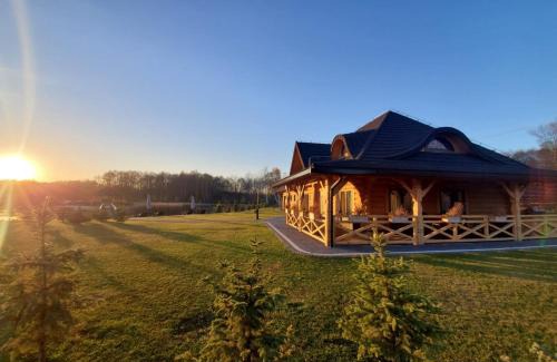 gmina Lubycza Krolewska Villa | Discover Nad Wyspą: 4-Star Hotel with Hot Tub & Pet-Friendly