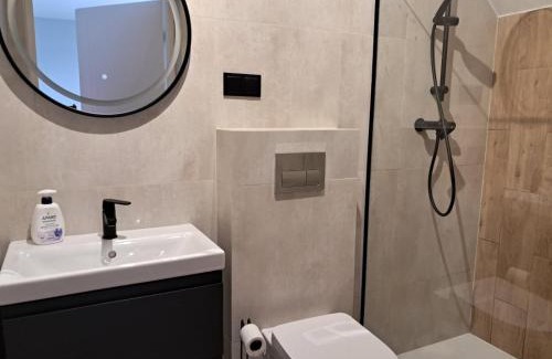 Ryn Resort | Nad Zatoką pokoje z widokiem na jezioro