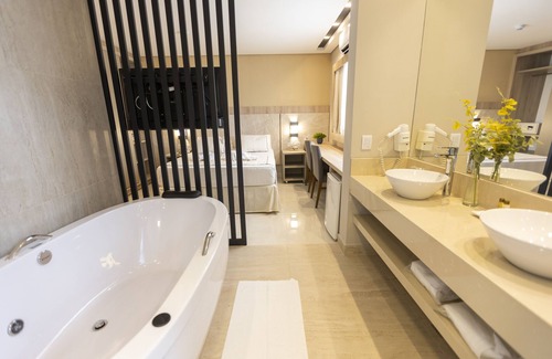 Foz do Iguacu City Centre Hotel | Relax at Nadai Confort Hotel e Spa - Rated 8.8/10!