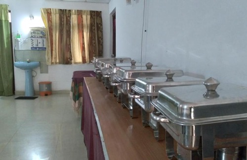 Kataragama Hotel | Budget-Friendly Nadeeka Rest & Safari with Breakfast Included
