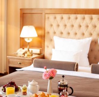 Kosuv Stary Hotel | Pet Friendly Nadiya Hotel with High Guest Ratings