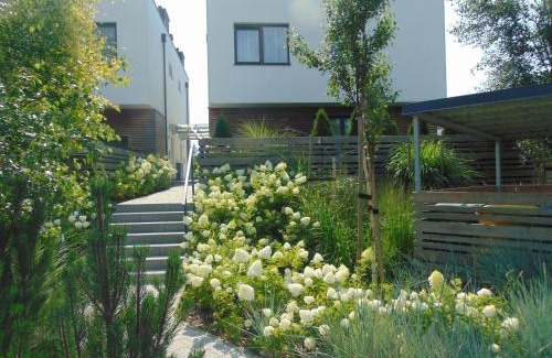Mechelinki House | Seaside Haven: Nadmorski Dom with Restaurant & Kids' Fun