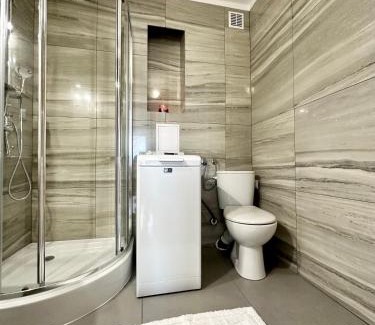 Chylonia Apartment | Budget-Friendly Nadmorski Relaks - Pet & Child Friendly Stay