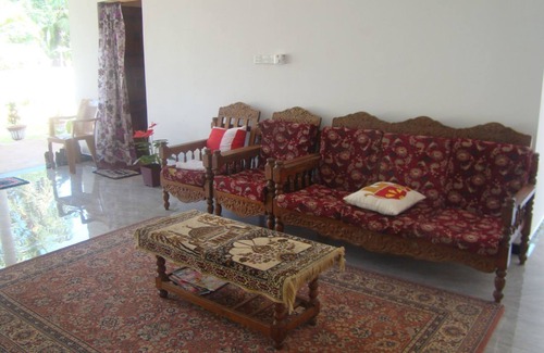 Polonnaruwa Hotel | Budget-Friendly Nadun Rest with Pool and Restaurant