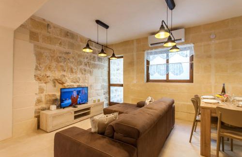 Nadur House | Gozitan Villa with Pool: Family-Friendly Retreat Awaits