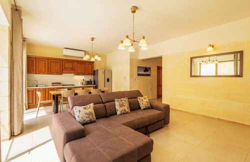 Nadur Apartment | Discover Nadurin Holiday Home: Family & Pet-Friendly Retreat