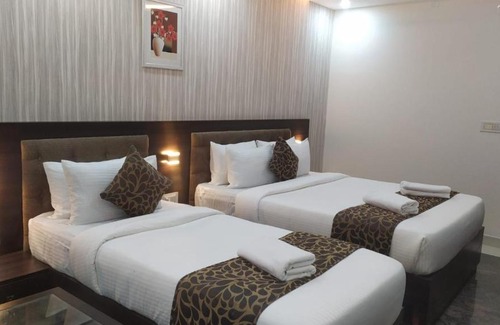 Krishnagiri Hotel | Budget-Friendly Nagas Inn by Unicorn with Breakfast Included