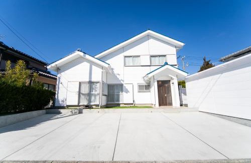 Kuwana House | Experience Nagashima Riverside Resort: Pet-Friendly Retreat