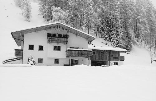 Navis House | Oceanfront Nagelehof: Guest Rated 9.6 with Breakfast Included