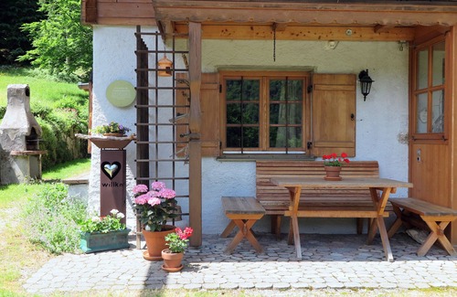 Aschau im Chiemgau Apartment | Family-Friendly Nagelschmiede: Cozy Retreat with Extra Rooms
