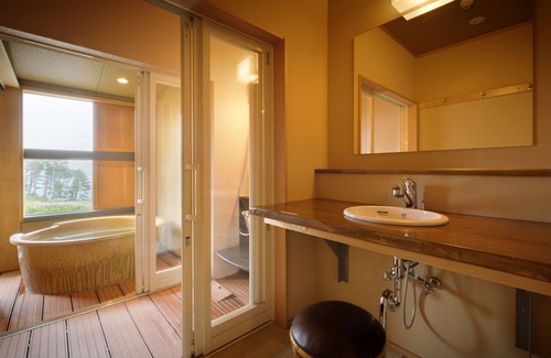 Iwaizumi-cho House | Experience Nagisatei Taroan's Eco-Friendly Spa Retreat