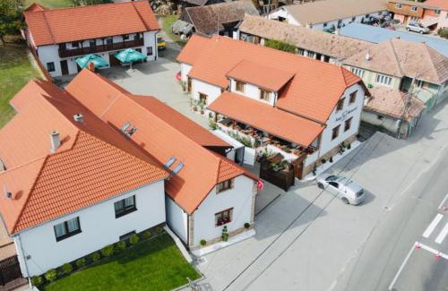 Martinis Bed & Breakfast | Experience Nagy-Homoród Étterem és Panzió: Pet-Friendly Stay