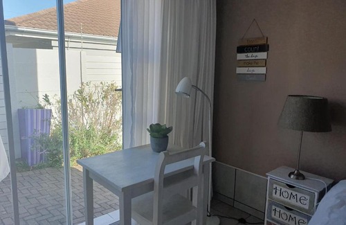 Nahoon Bed & Breakfast | Explore Nahoon Bed & Breakfast with Oceanfront Views